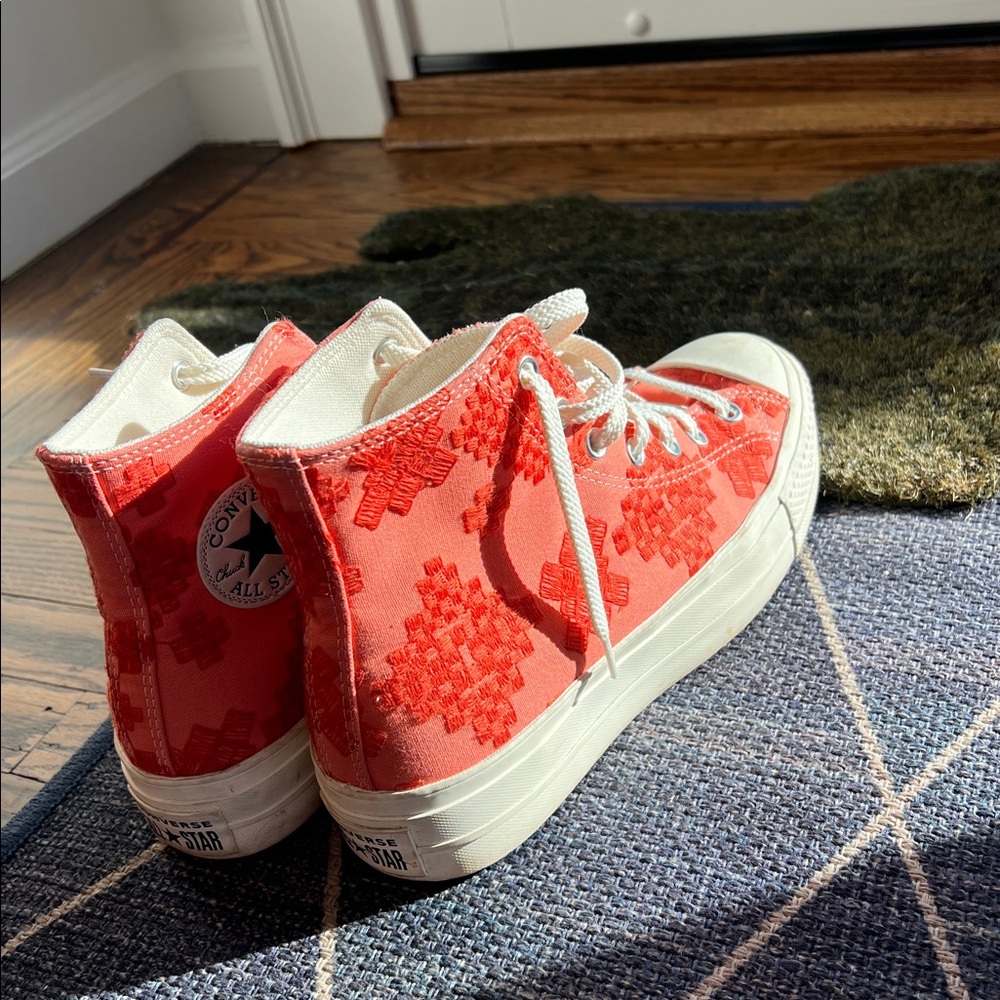 Converse all star platform hi tops women’s 9.5 embroidered - Picture 9 of 10